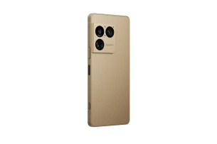 sony-xperia-1-viii-gold-angle (1)