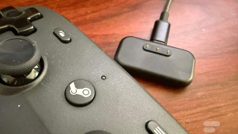 Steam Controller : un risque d’incendie ? Le design du chargeur remis en cause