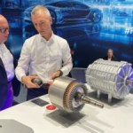 L’offensive de la Chine fait des ravages : ZF sauve ses moteurs électriques, mais vide ses usines