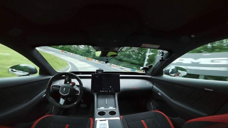 Le SUV électrique de Xiaomi décroche le record du Nürburgring… sans personne au volant