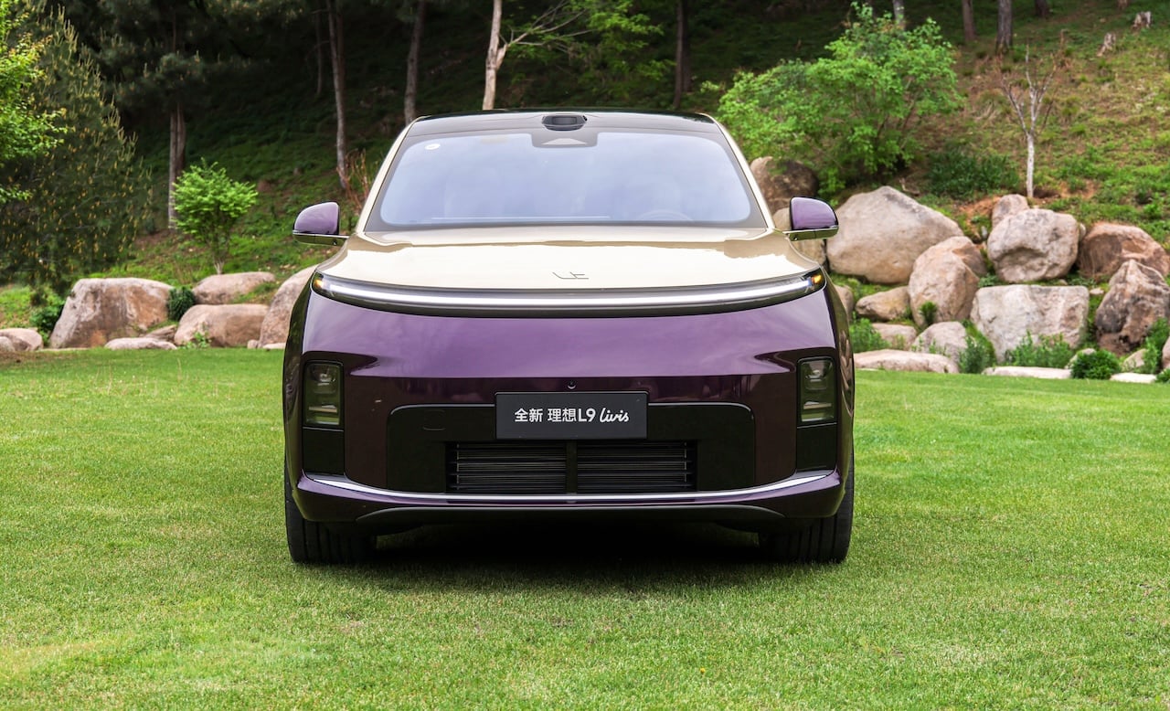 1 400 km d’autonomie, charge en 10 minutes et un luxe hors du commun : on a essayé le Li Auto L9 Livis, un SUV chinois bluffant mais pas parfait