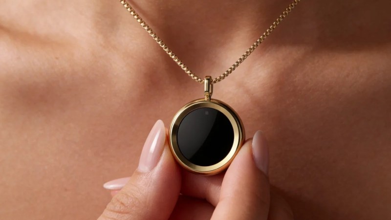 The Gem : une ancienne de Fitbit lance un pendentif qui mesure votre exposition aux UV