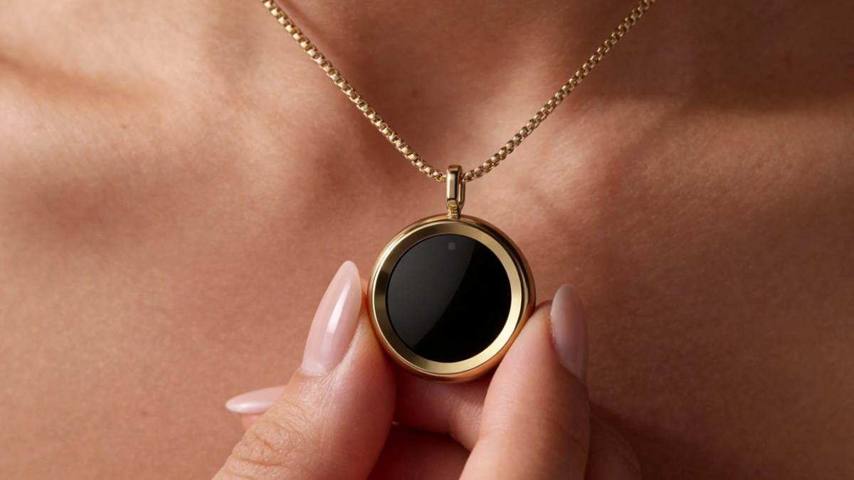 Image The Gem : une ancienne de Fitbit lance un pendentif qui mesure votre exposition aux UV