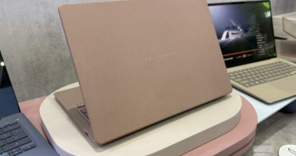 L'Asus Zenbook 14 (UX3480) // Source : Frandroid L'Asus Zenbook 14 (UX3480) // Source : Frandroid
