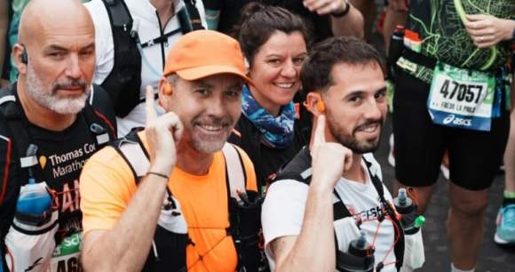 Départ du marathon de Paris en 2025 // Source : Shokz
