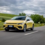 J’ai essayé la Leapmotor B05 : vendue 15 000 € moins chère qu’une Peugeot E-308, que vaut cette voiture électrique chinoise ?