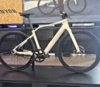 Le nouveau vélo électrique Canyon Roadlite ON CF 2027. // Source : M. Lauraux pour Frandroid Le nouveau vélo électrique Canyon Roadlite ON CF 2027. // Source : M. Lauraux pour Frandroid