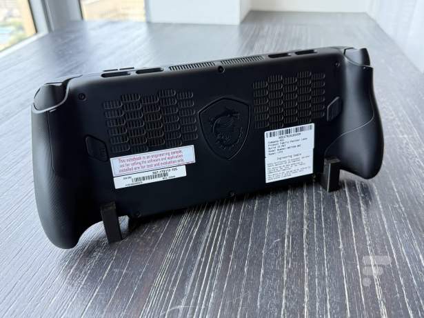 MSI Claw 8 EX AI+ avec Intel Arc G3 Extreme // Source : Frandroid