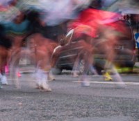 Des coureurs sur le marathon de Paris 2026 // Source : Geoffroy Husson - Frandroid Des coureurs sur le marathon de Paris 2026 // Source : Geoffroy Husson - Frandroid