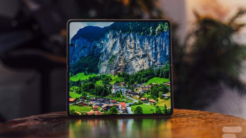 Le nouveau pliant Honor Magic V6 arrive avec une offre de lancement pour faire mal à Samsung : 600 € de remise avec vidéoprojecteur et casque offerts