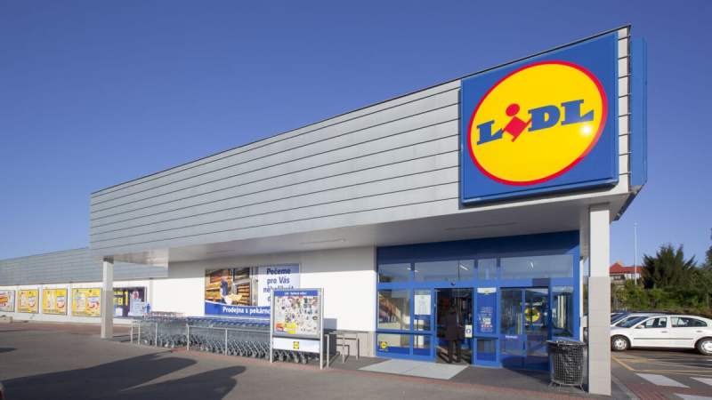 Recharger sa voiture sur une prise vélo, est-ce légal ? Le cas Lidl