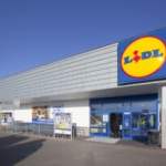 Recharger sa voiture sur une prise vélo, est-ce légal ? Le cas Lidl