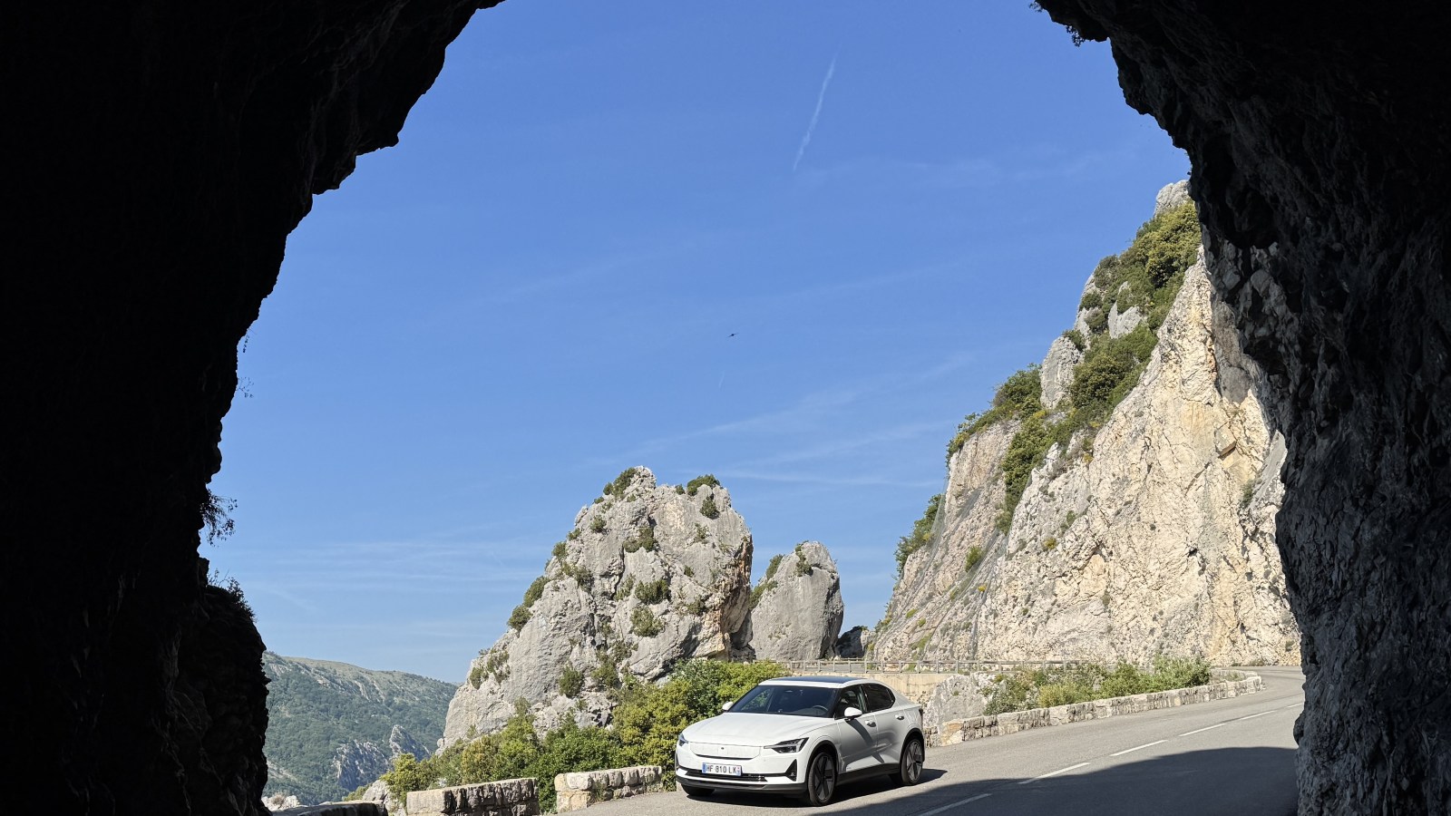 J’ai roulé 1000 km en Polestar 2 : pourquoi je la préfère à la Tesla Model 3