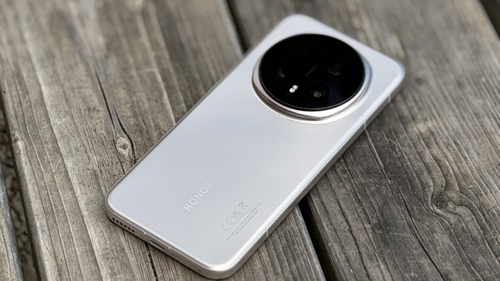 Sous 40°C, comment réagit un smartphone si on le pousse trop ?