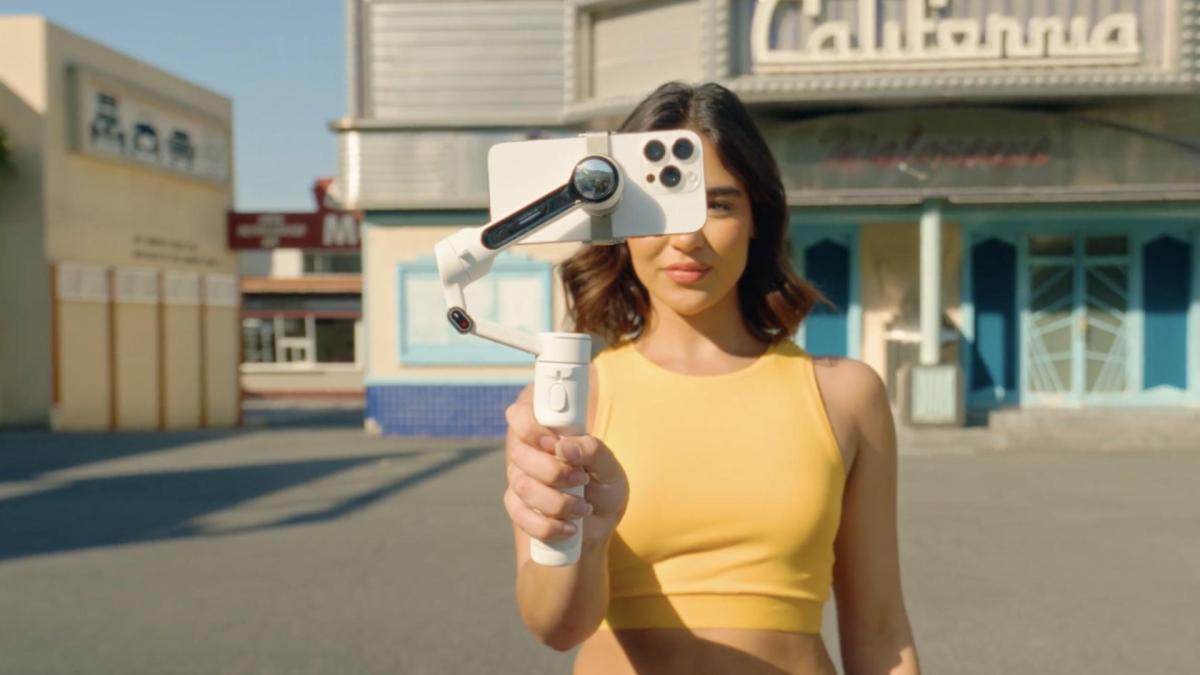 Image Insta360 Flow 2 : à moins de 63 €, ce gimbal capable de suivre un sujet tout seul est l’un des moins chers du moment