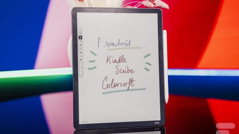 Test Kindle Scribe Colorsoft&nbsp;: la liseuse XXL d&rsquo;Amazon voit la vie en couleurs, mais manque d&rsquo;éclat