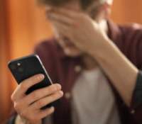 medium-shot-suffering-teenager-being-cyberbullied