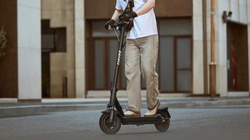 La trottinette électrique Navee GT3 Pro donne du souci à Segway et Xiaomi, surtout avec 200&nbsp;€ de réduction