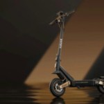 Puissante et confortable, cette trottinette avec moteur 1350 W et suspension intégrale avant/arrière tombe à 629 €
