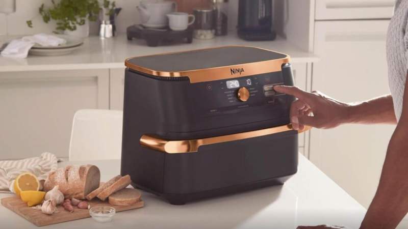 Ninja Foodi Flex 7-en-1 : cet air fryer double cuve de 10,4 L est à -35 % sur Amazon
