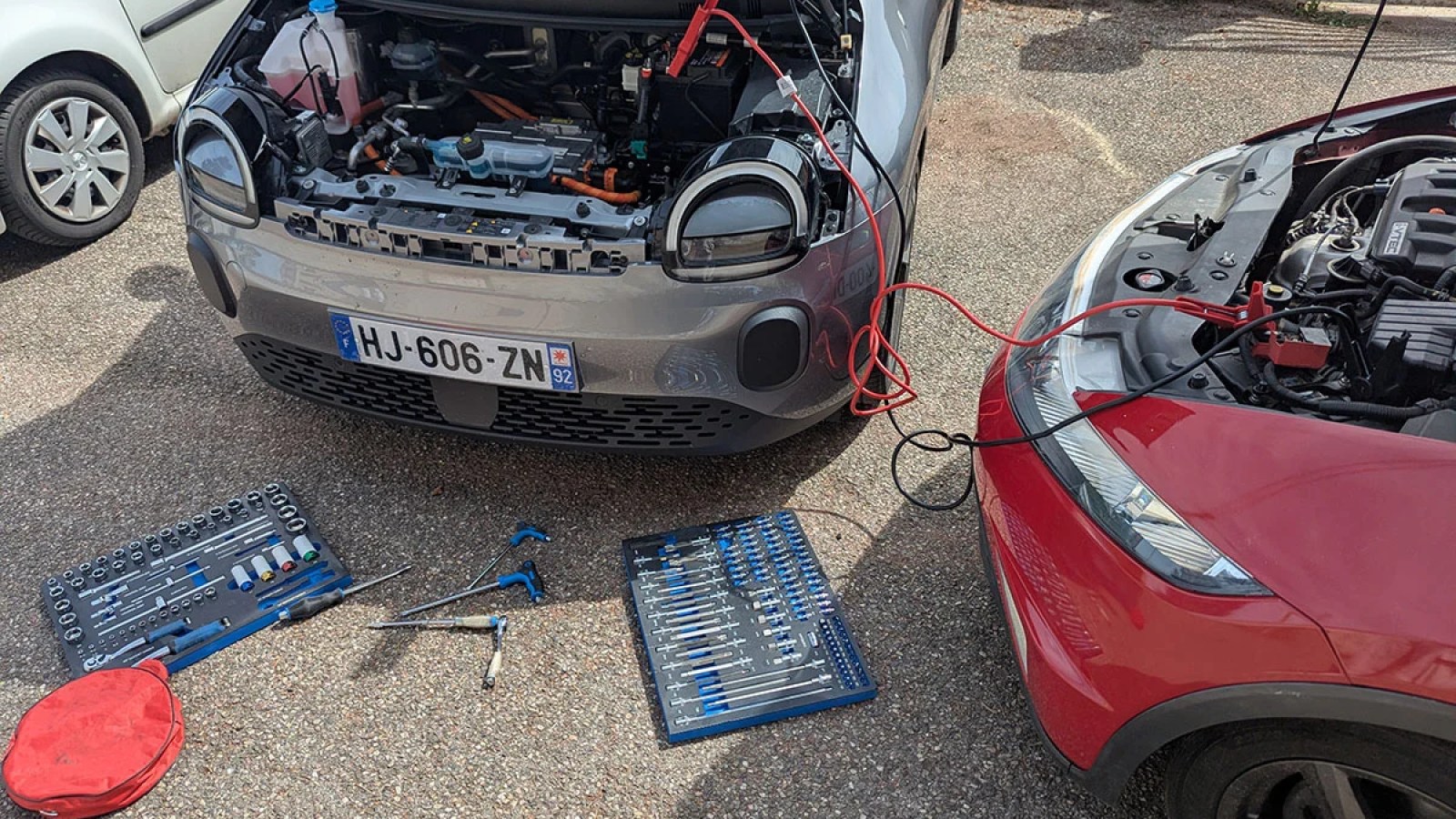 Less than €20,000, but impossible to open the hood: the risky bet of the electric Twingo
