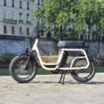 On a testé le Ritmic Duo, un biplace électrique bien équipé pour la ville et à l&rsquo;autonomie XXL