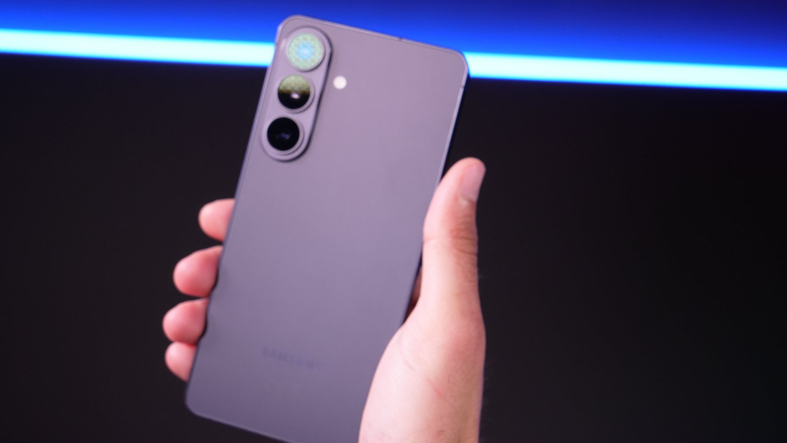 Test du Samsung Galaxy S26 Plus : le smartphone qui ne devait pas exister ?