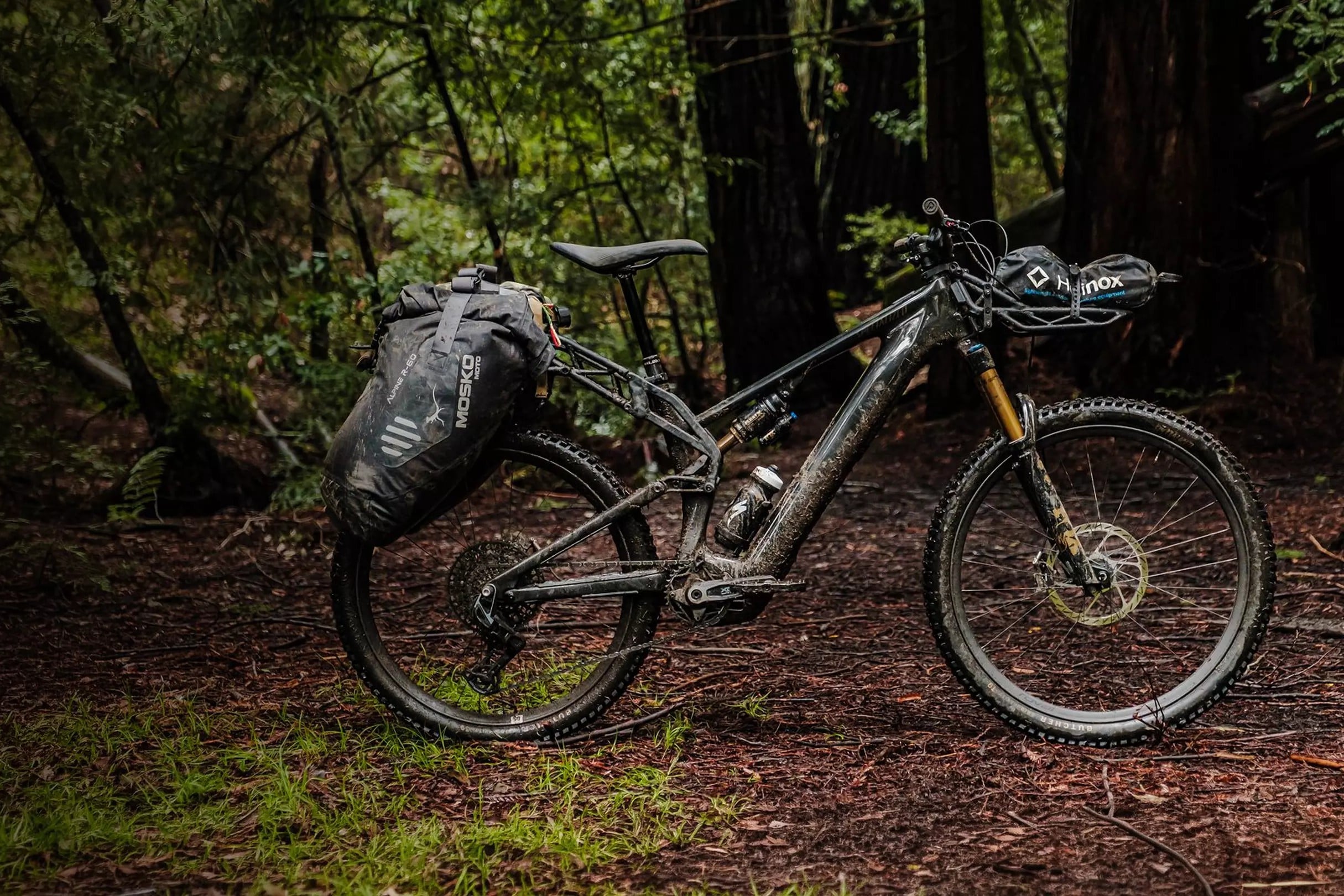 Specialized Levo 4 X bikepacking VTTAE porte-bagages