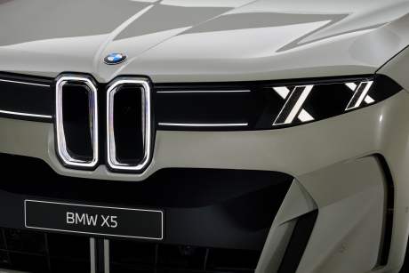 BMW iX5 // Source : BMW