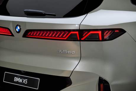 BMW iX5 // Source : BMW