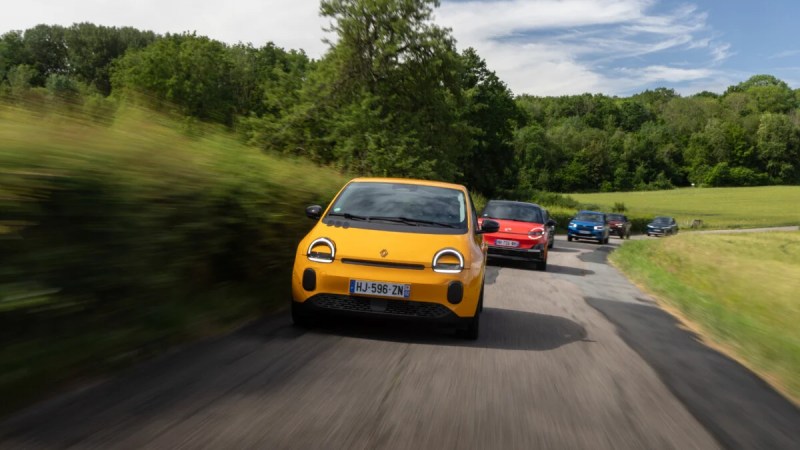 Nous avons testé 28 voitures électriques et hybrides avec 30 confrères&nbsp;: voici les 11 meilleures