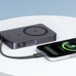 Cette batterie externe magnétique Ugreen (Qi2 25W) qui peut recharger trois appareils s&rsquo;allège de 30 €