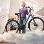 Velo de Ville célèbre dégaine le HUB-e, un vélo électrique urbain de 19 kg équipé du dernier moteur Bosch