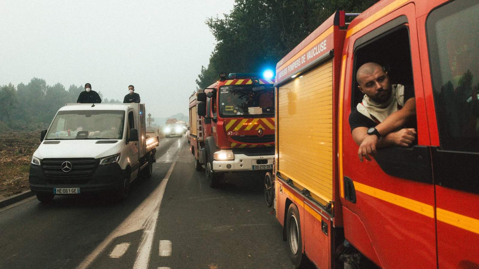 Évacuer un incendie en voiture électrique : pourquoi la batterie n’est pas le vrai problème — Frandroid