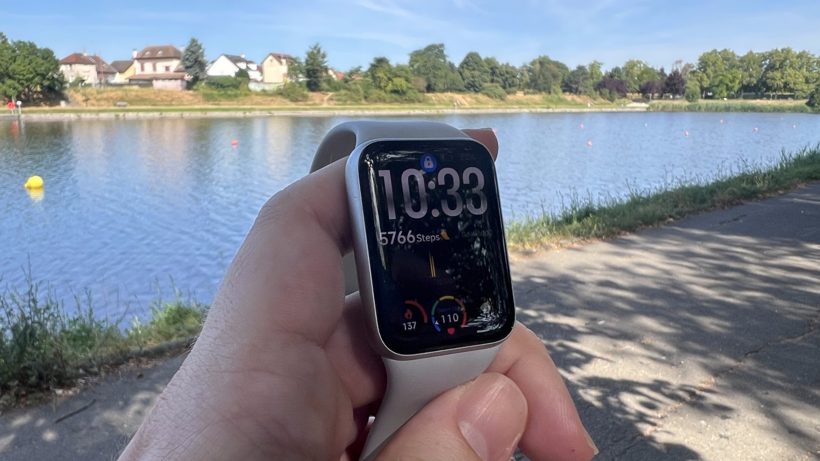 J’ai testé le Xiaomi Smart Band 10 Pro, il ne lui manque pas grand chose pour devenir une référence