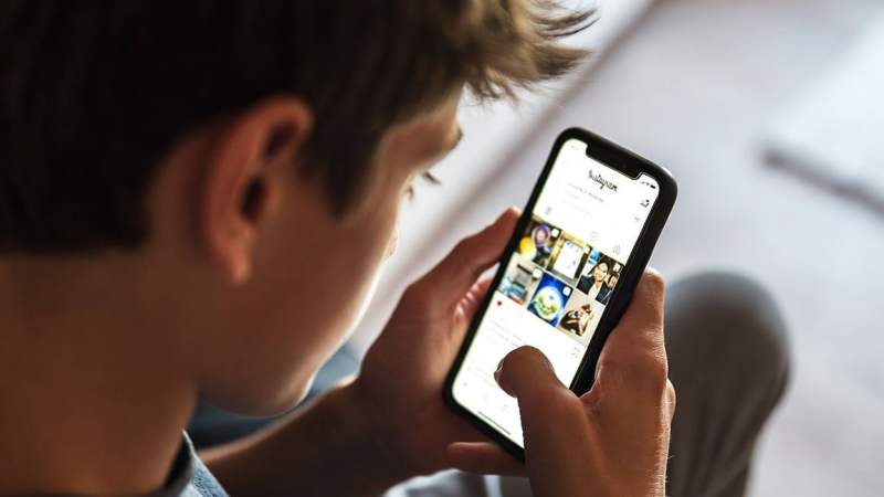 Instagram et Facebook conçus pour rendre accrocs les enfants ? Meta va devoir en répondre devant la Justice