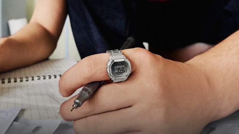 Casio envoie du lourd avec une bague connectée de santé au look de montre rétro