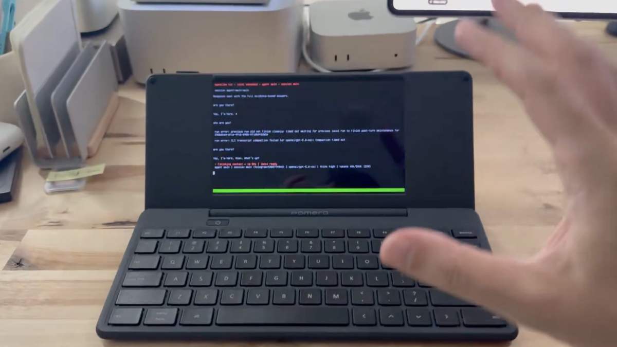 Ni navigateur ni notif : une machine à écrire sous Linux pour piloter Claude et Codex