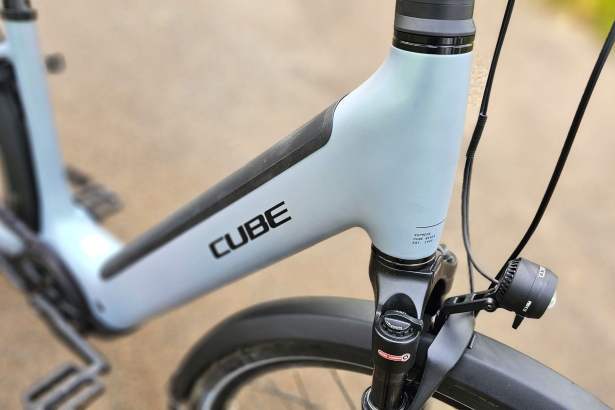 Cube Supreme Hybrid design cadre
