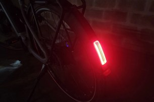 Cube Supreme Hybrid éclairage arrière