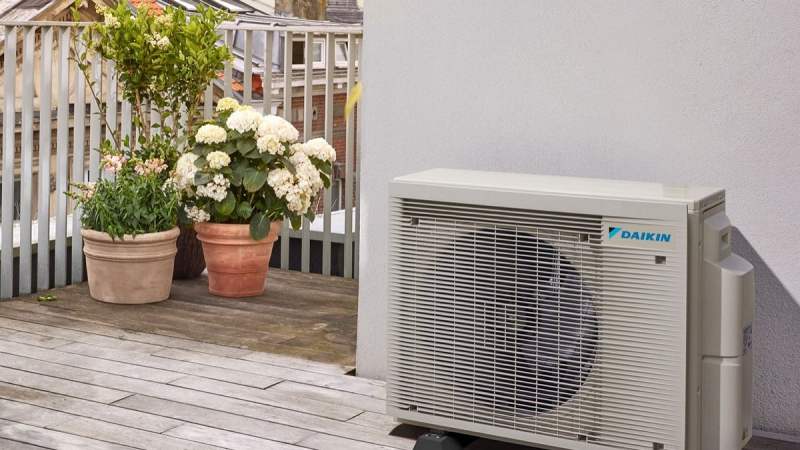 Refus d’autorisation de climatisation en copropriété : quels recours pour la faire installer pendant la canicule ?