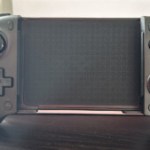 J&rsquo;ai testé la 8BitDo Ultimate Mobile, une bonne manette pas chère pour smartphone, mais rapidement éclipsée par la version à cinq euros de plus