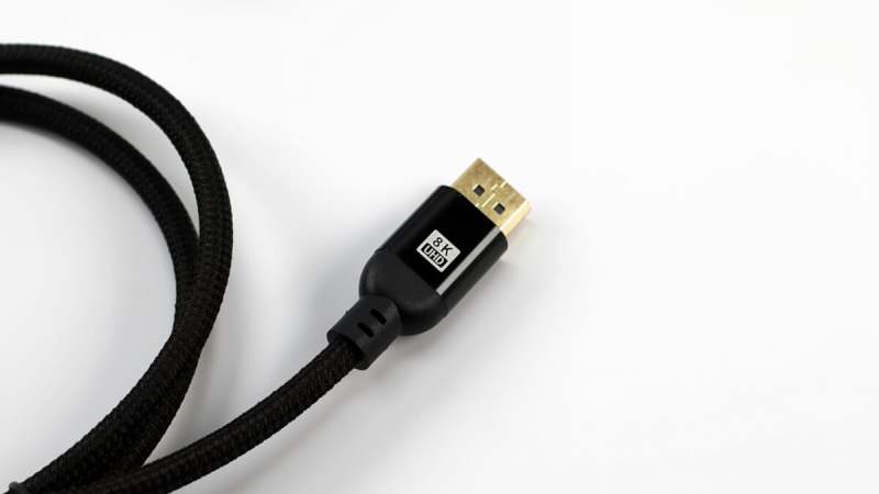 Un simple câble HDMI permet de pirater un ordinateur coupé d’internet à une vitesse record