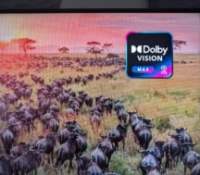 Hisense 65UR8S logo Dolby Vision 2 // Source : Sylvain Pichot - Frandroid Hisense 65UR8S logo Dolby Vision 2 // Source : Sylvain Pichot - Frandroid
