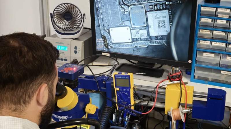 Reconditionner un iPhone en 45 minutes : visite de l’usine française qui l’a fait 700 000 fois