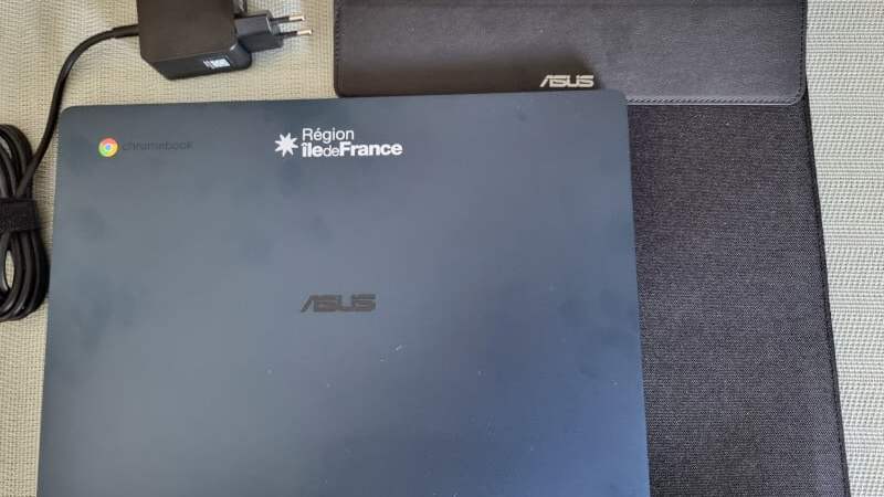Dès 2026, les nouveaux lycéens franciliens recevront un Chromebook Asus à la place de leur PC Windows