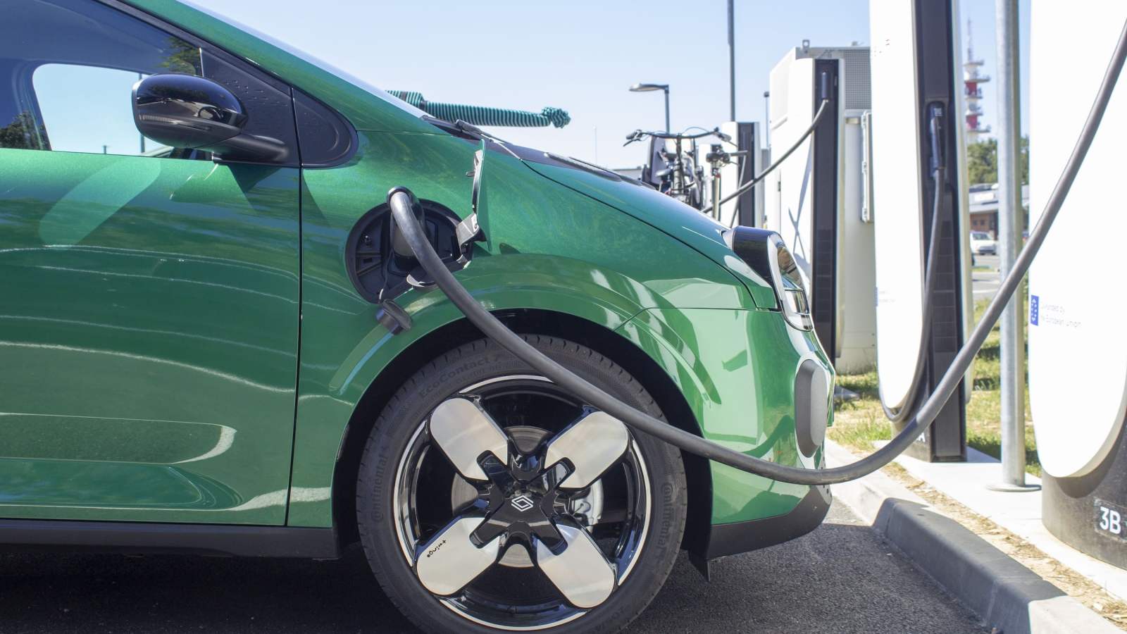 L’Italie s’effondre, la France explose : ce que cachent les 25 % de part de marché des voitures électriques en Europe en juillet