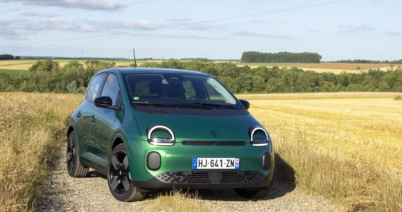 Renault Twingo E-Tech Evolution // Source : Jean-Baptiste Passieux - Frandroid Renault Twingo E-Tech Evolution // Source : Jean-Baptiste Passieux - Frandroid