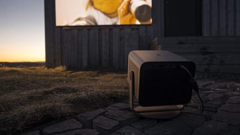 Leica Cine Compact 1 : le géant de l’optique allemande miniaturise son projecteur laser 4K