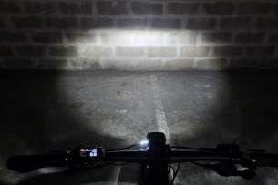 Moustache Dimanche 29 Gravel 2 Flat Bar 2026 éclairage